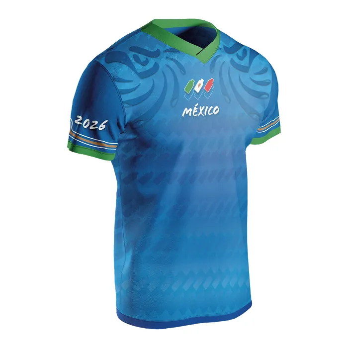 Jersey deportivo azul con degradado, grecas en los hombros y la leyenda México 2026 al frente